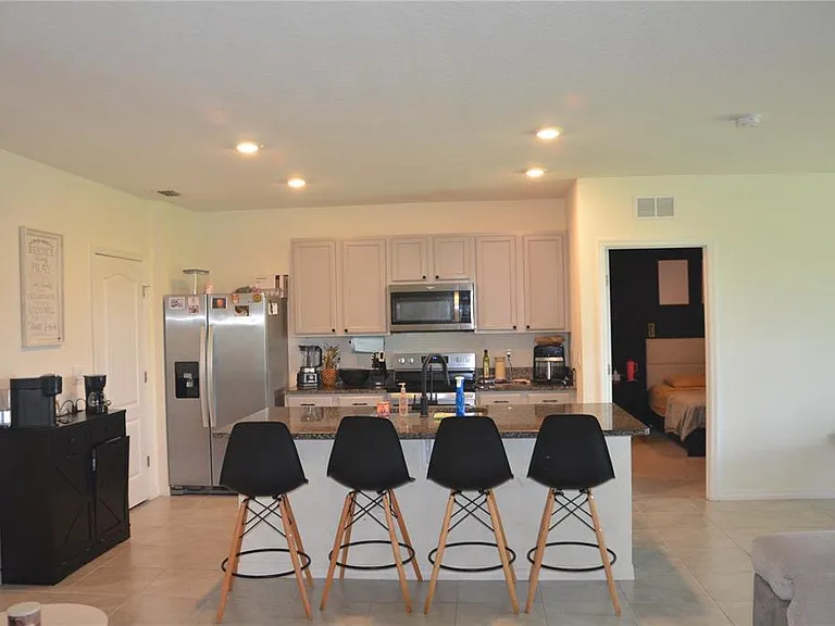 511 Noble Ave — Photo 6