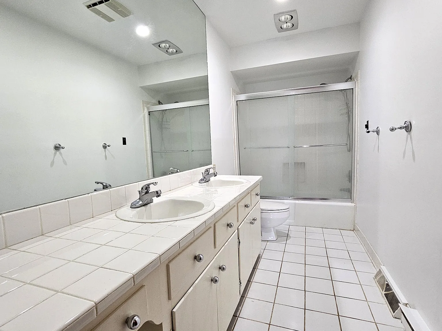 103 Shawnee Circle - 1 — Photo 2