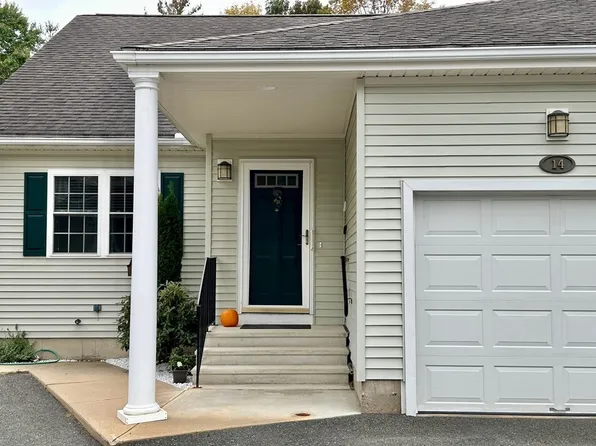 161 Federal St APT 14, Belchertown, MA 01007