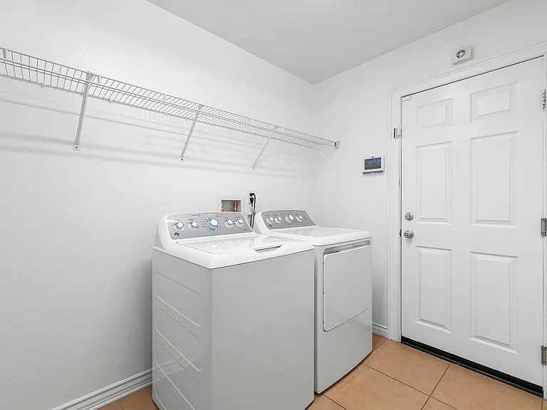 39299 Gainsborough Dr — Photo 16