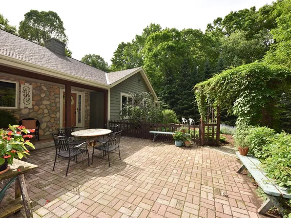 1245 State Highway 164, Hubertus, WI 53033