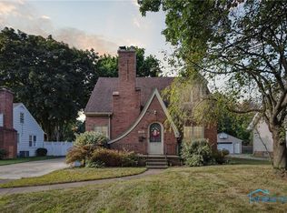 2327 Castlewood Dr, Toledo, OH 43613