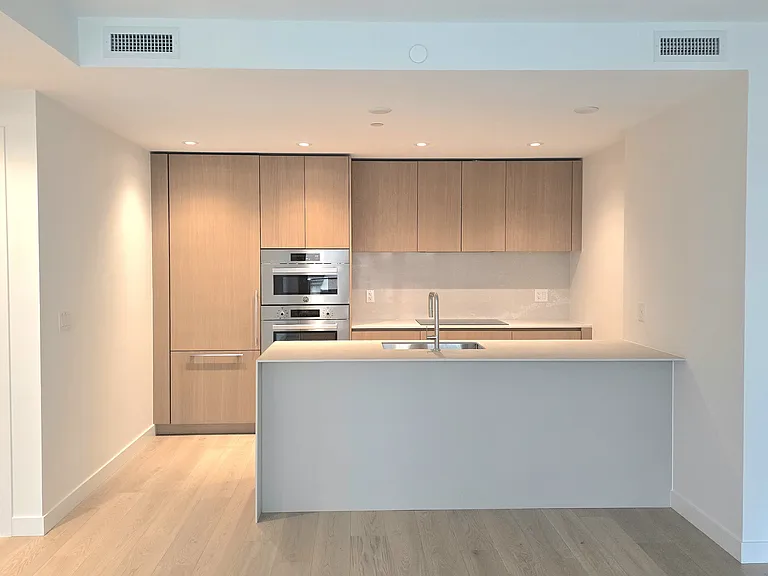 1530 W 6th Ave — Photo 22