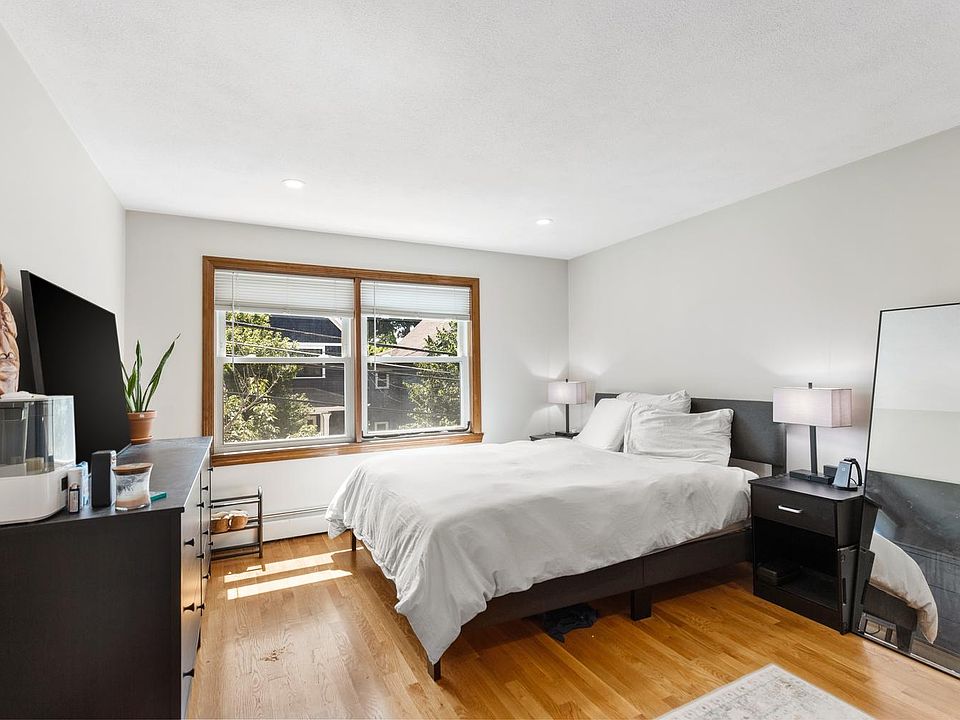 1st image of 57 Newbury St #2