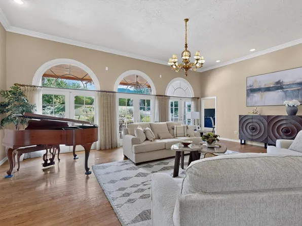 10136 Masters Dr NE, Albuquerque, NM 87111