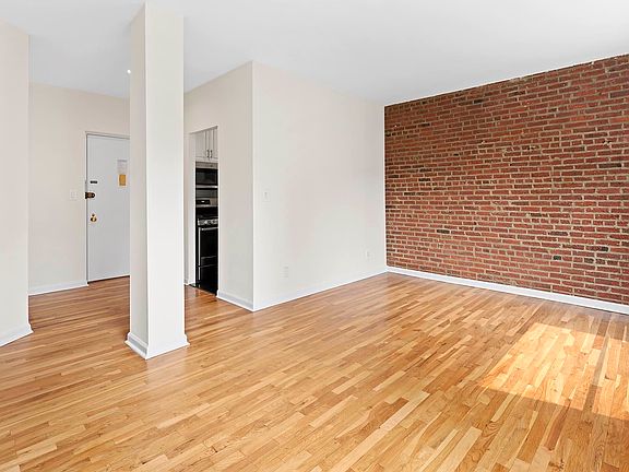 4th image of 201 E 12th St APT 215
