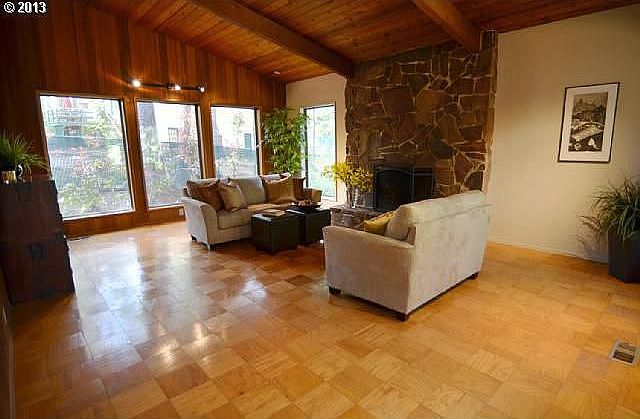 2nd image of 656 Empress Ave