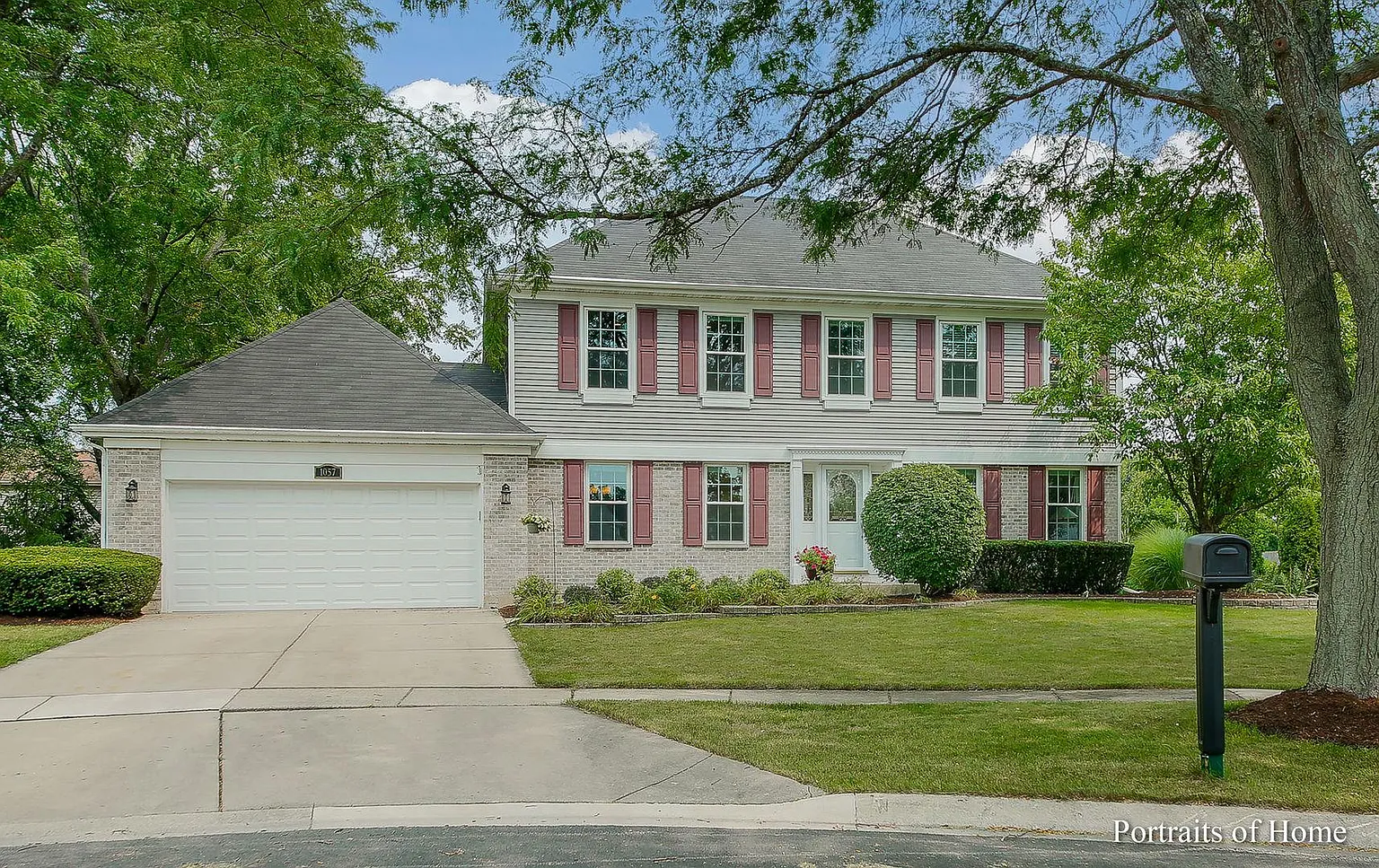 1057 Woodlake Dr photo 1