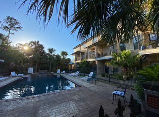 820 Lafitte St SUITE 103, Mandeville, LA 70448