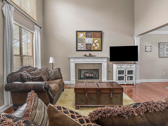 4th image of 12087 Central Park Dr