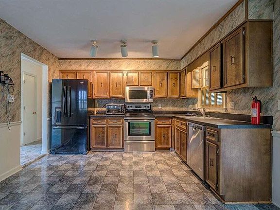 4th image of 306 Highfield Rd