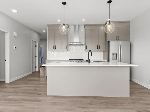 287 Paterson Li SW, Edmonton, AB T6W 5V2