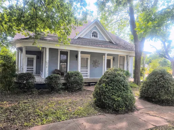 607 W 3rd St, Eddy, TX 76524