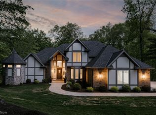 11251 Lake Forest Dr, Chesterland, OH 44026