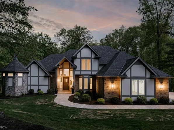 11251 Lake Forest Dr, Chesterland, OH 44026