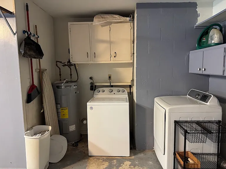 Laundry (in garage)