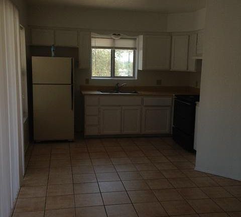 5th image of 11002 N 15th Ave