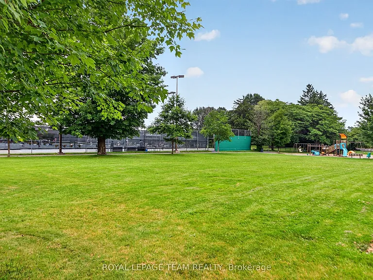53 Fieldrow St — Photo 33