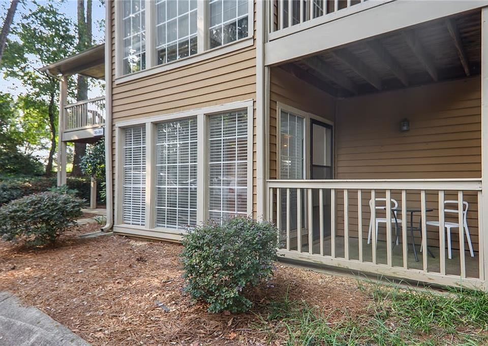 1st image of 1802 Country Park Dr SE #1802