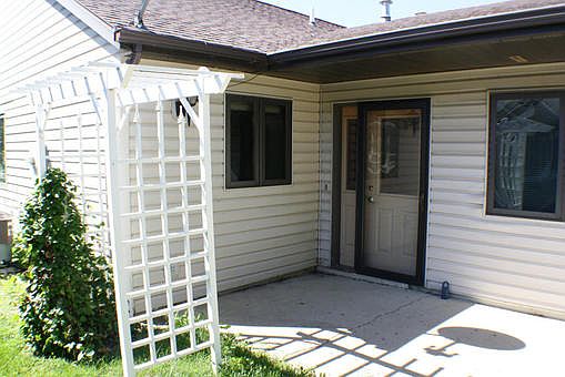 2nd image of 402 Hill Ave Unit B