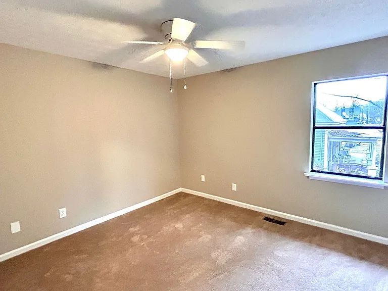 601 Lee Ave SW — Photo 5