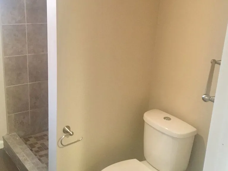 Nola Court Apartments — Photo 24