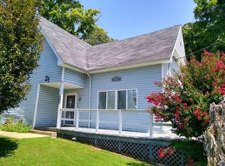 125 Central Hill Rd, Grantsburg, IL 62943