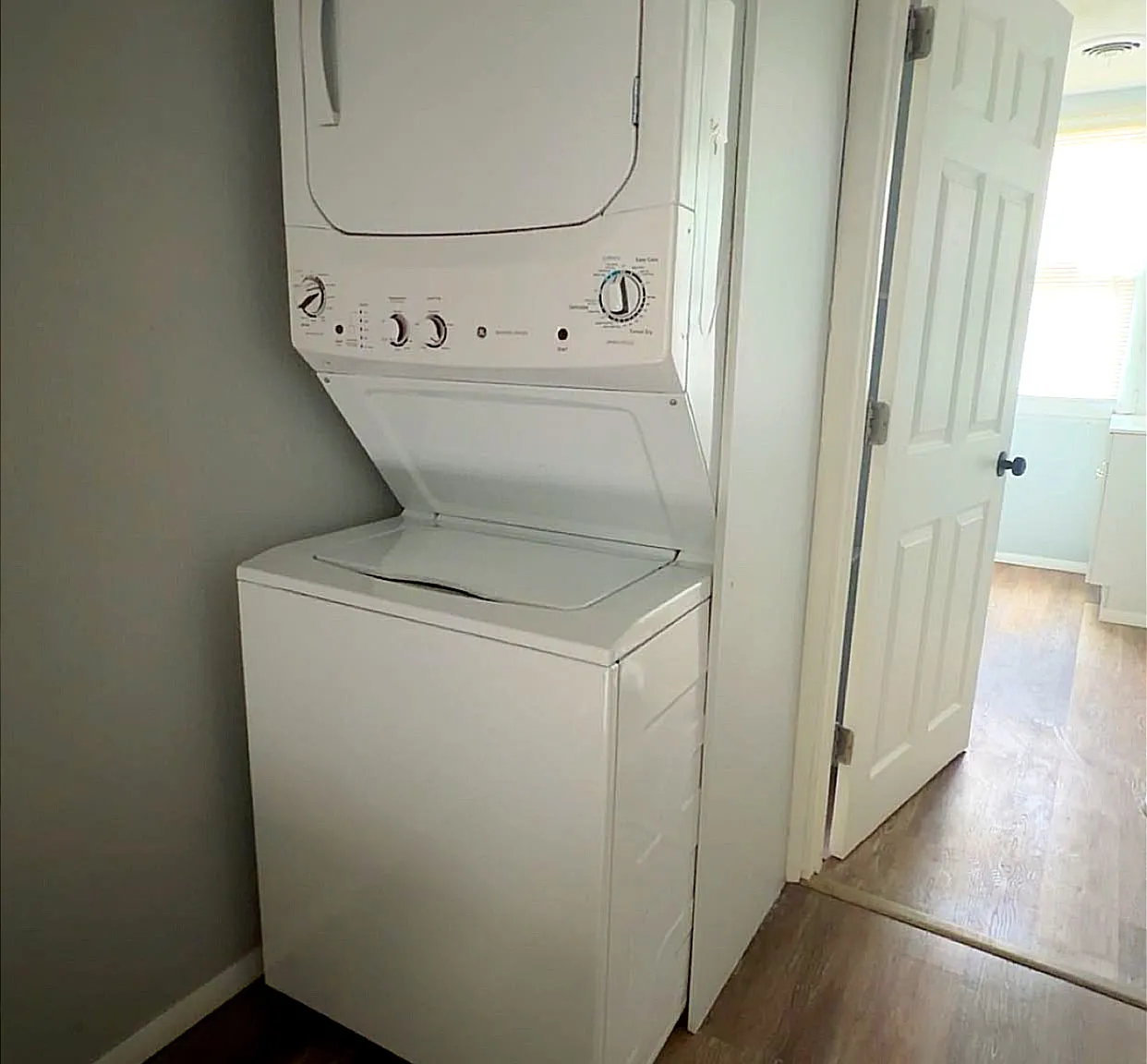 2 bed, $1,275 — Photo 3