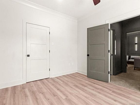 3rd image of 6531 White Oleander Cir W