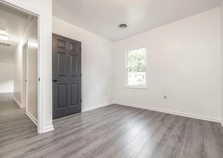 1803 Freeman St — Photo 9