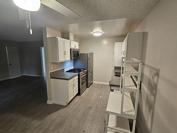 3rd image of 711 9th St APT 2