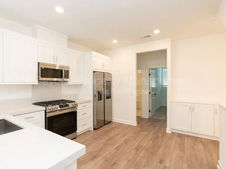 2126 Senita Dr — Photo 3