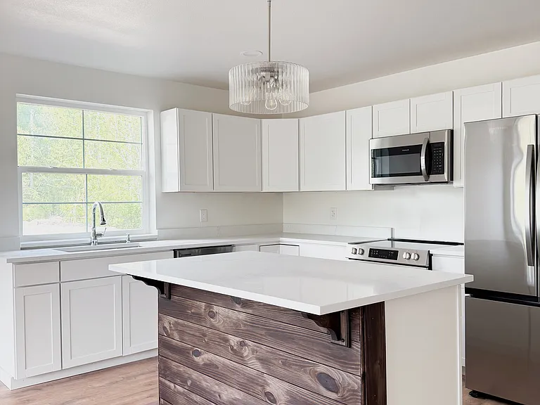 S Meadow Dr — Photo 2