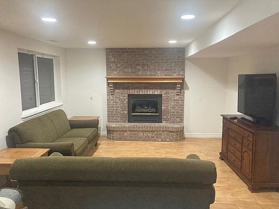 3rd image of 11066 S Foxmoor Dr #Basement