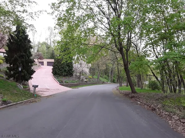 305 Ridge Ave, Altoona, PA 16602