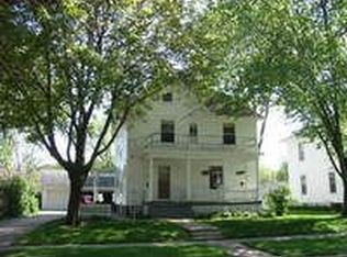 108 4th Ave SE, Waverly, IA 50677