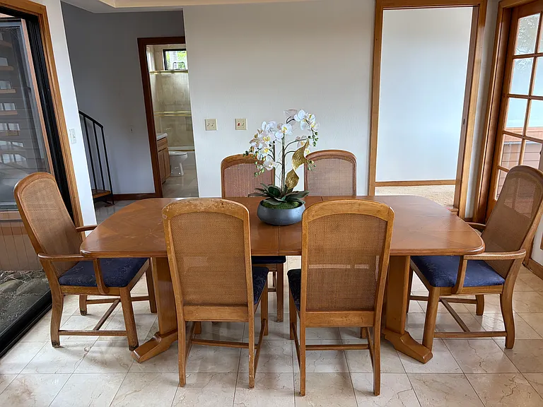 Dining room (Off of Kitchen)