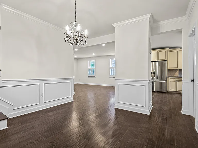 523 Allegheny Ave — Photo 16