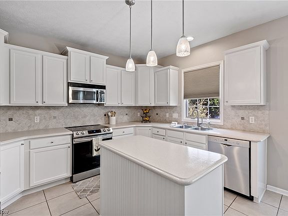 5th image of 9576 Beatrice Ln