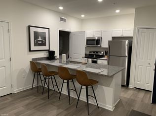 8452 Towne Center Cir N, Warren, MI 48093