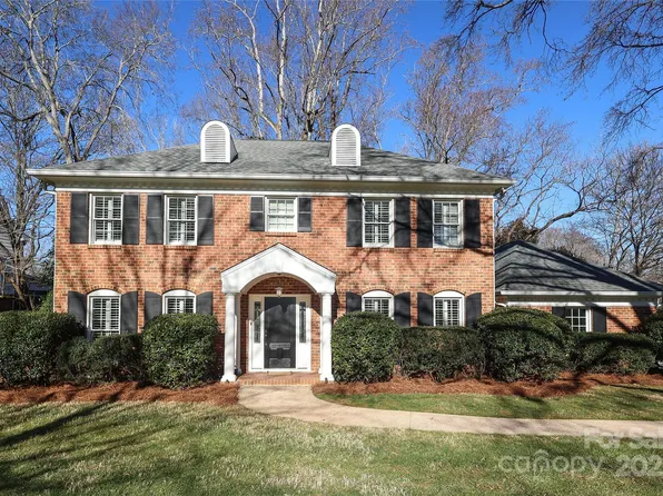 3821 Silver Bell Dr, Charlotte, NC 28211