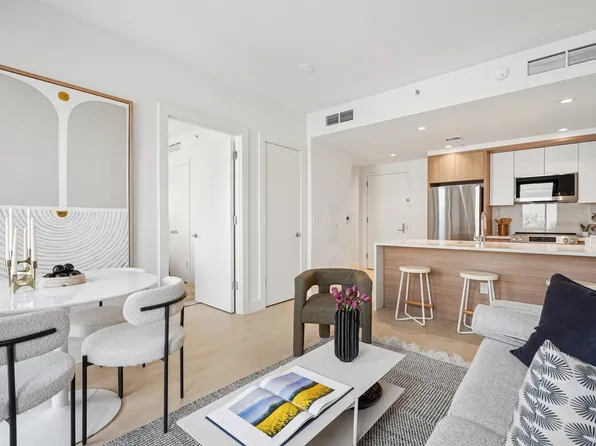 170 Freeman Street image 2 of 15