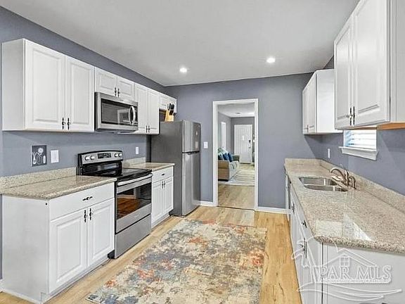 5th image of 502 S Navy Blvd