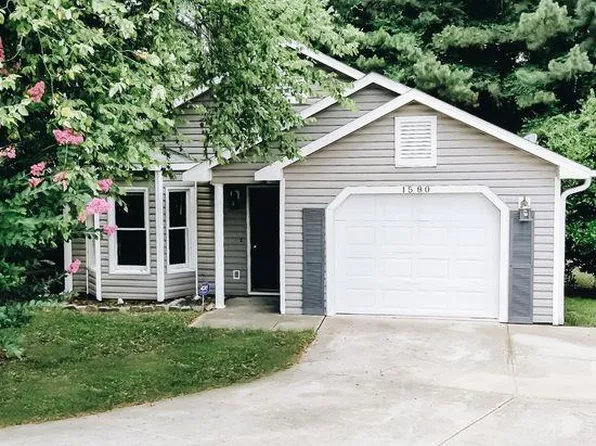 1580 Winnabow Dr, Fayetteville, NC 28304