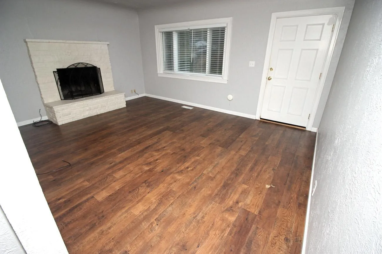 4 bed, 1310 sqft, $3,095 — Photo 2