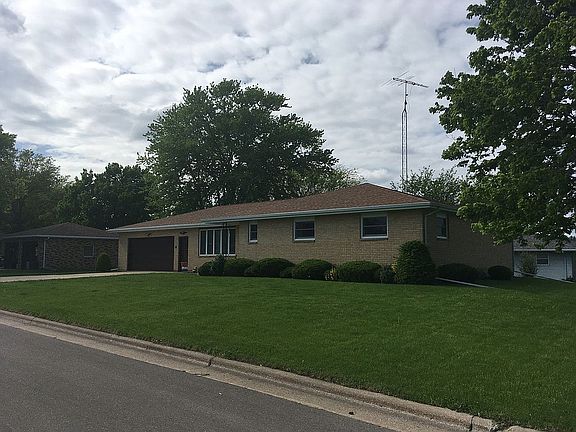 Large corner lot