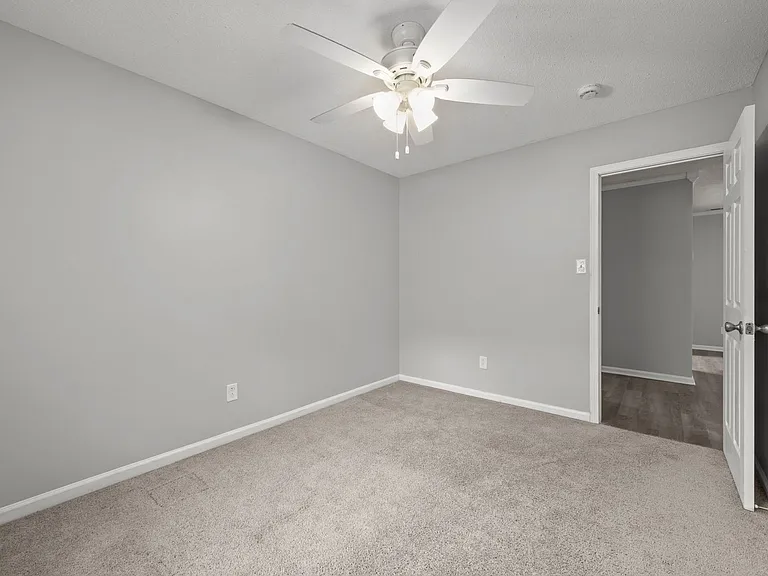 2033 Derby Run Rd — Photo 17