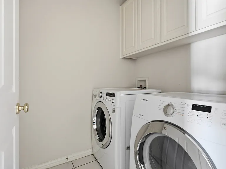 Unit 200 comes with Washer and Dryer