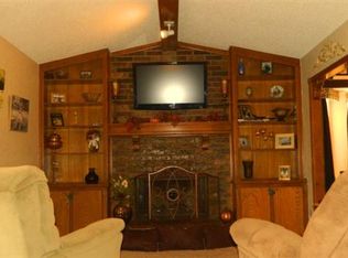 624 Fire Light Dr, Moore, OK 73160