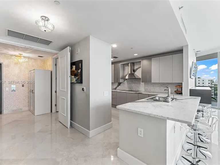 5959 Collins Ave #1201 — Photo 18